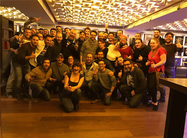 The two companies celebrating the deal. Photo by AdExpresso