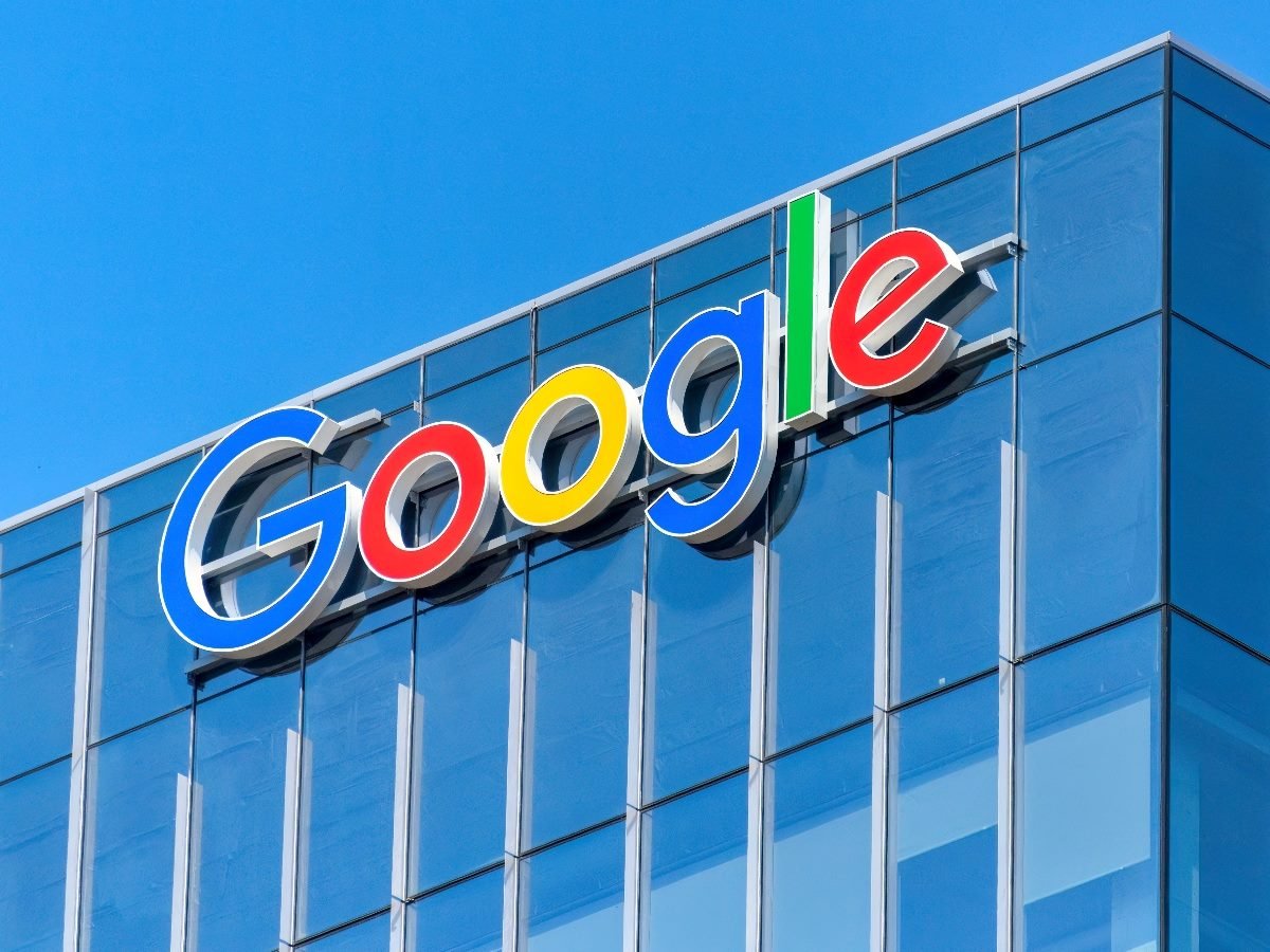 Google logo in a skyscraper building in Toronto.