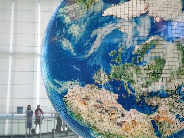 Principles of Digital Earth Experience Design