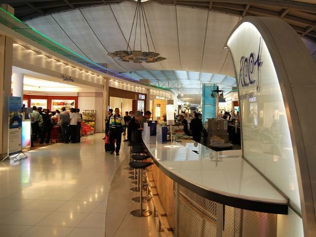 airport bar