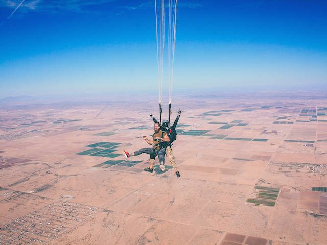 skydiving in tandem