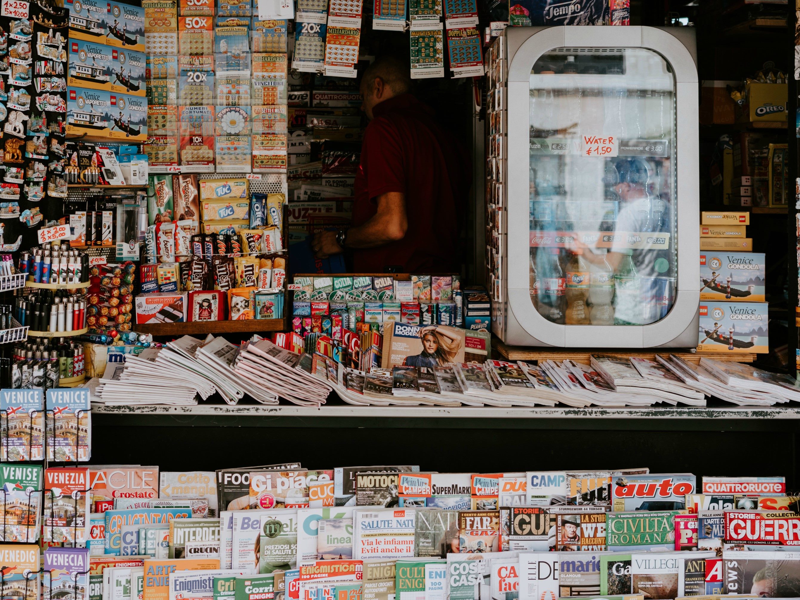 Newspaper and magazine stand.