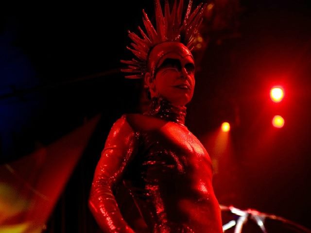 Cirque du soleil actor performing