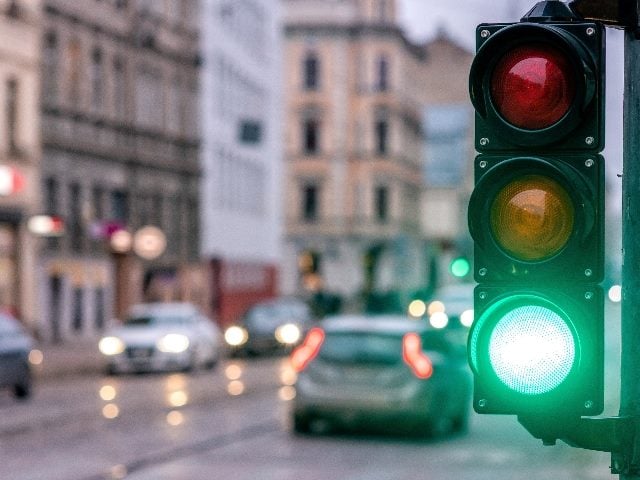 Traffic light turned green.