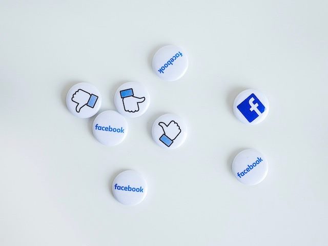 collection of  facebook buttons