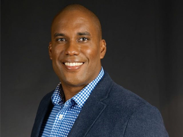 anjuan simmons headshot