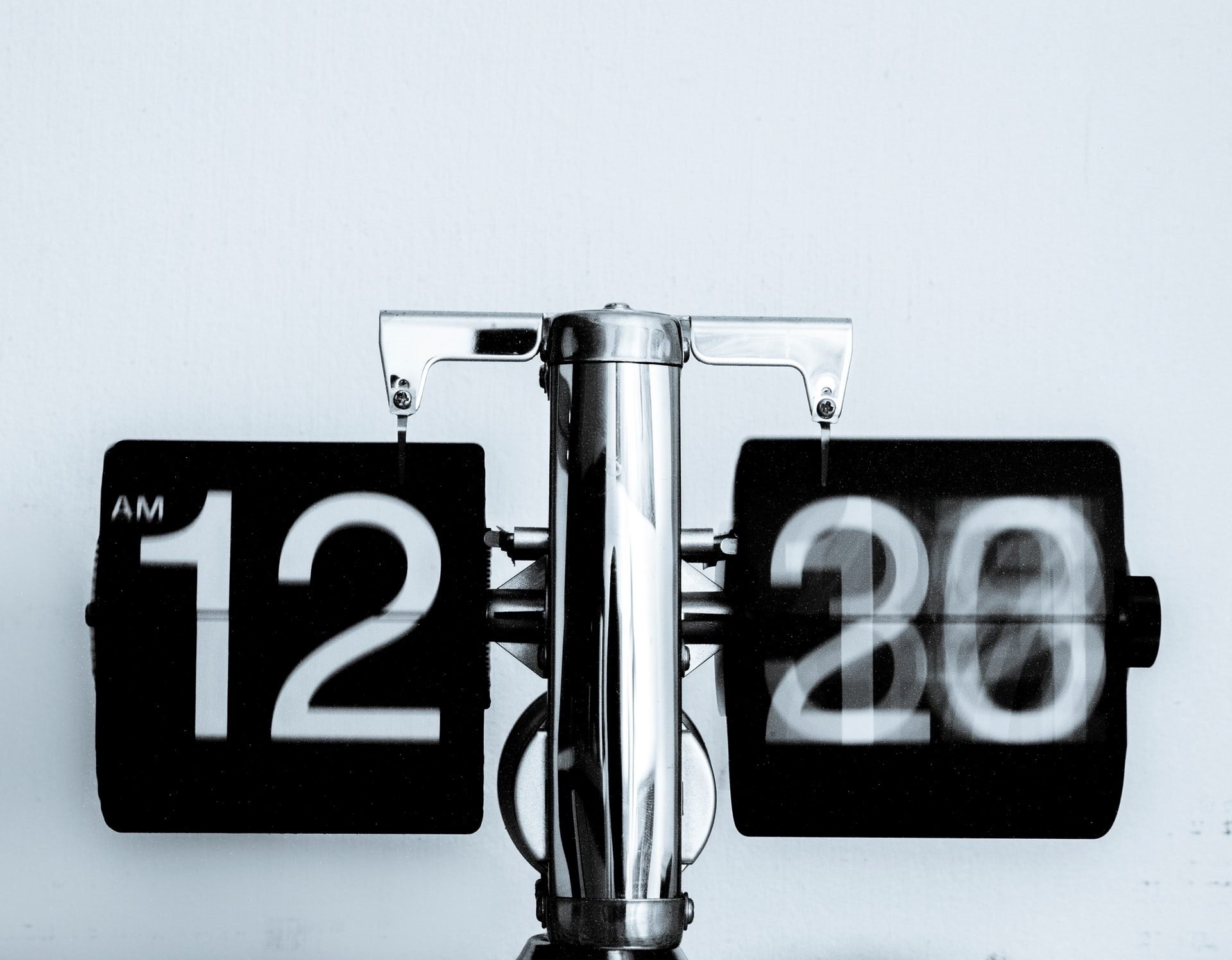 analog clock with fast moving face