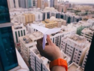 enviar un avión de papel