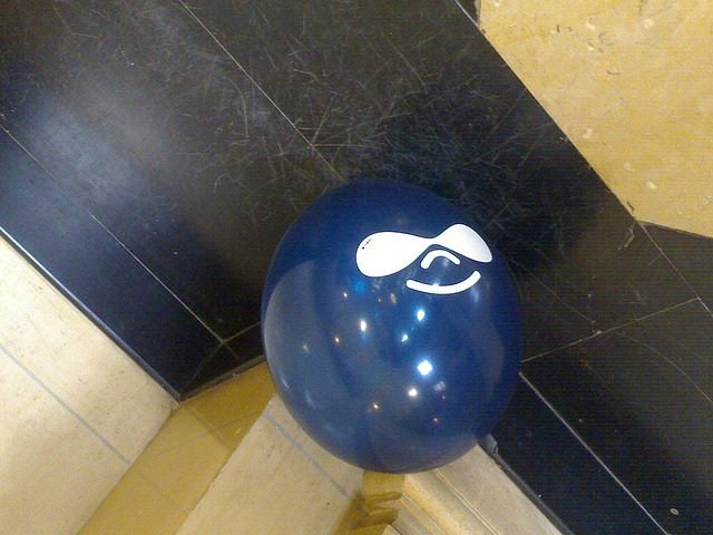 balloon resting on ceiling with the drupal mascot design