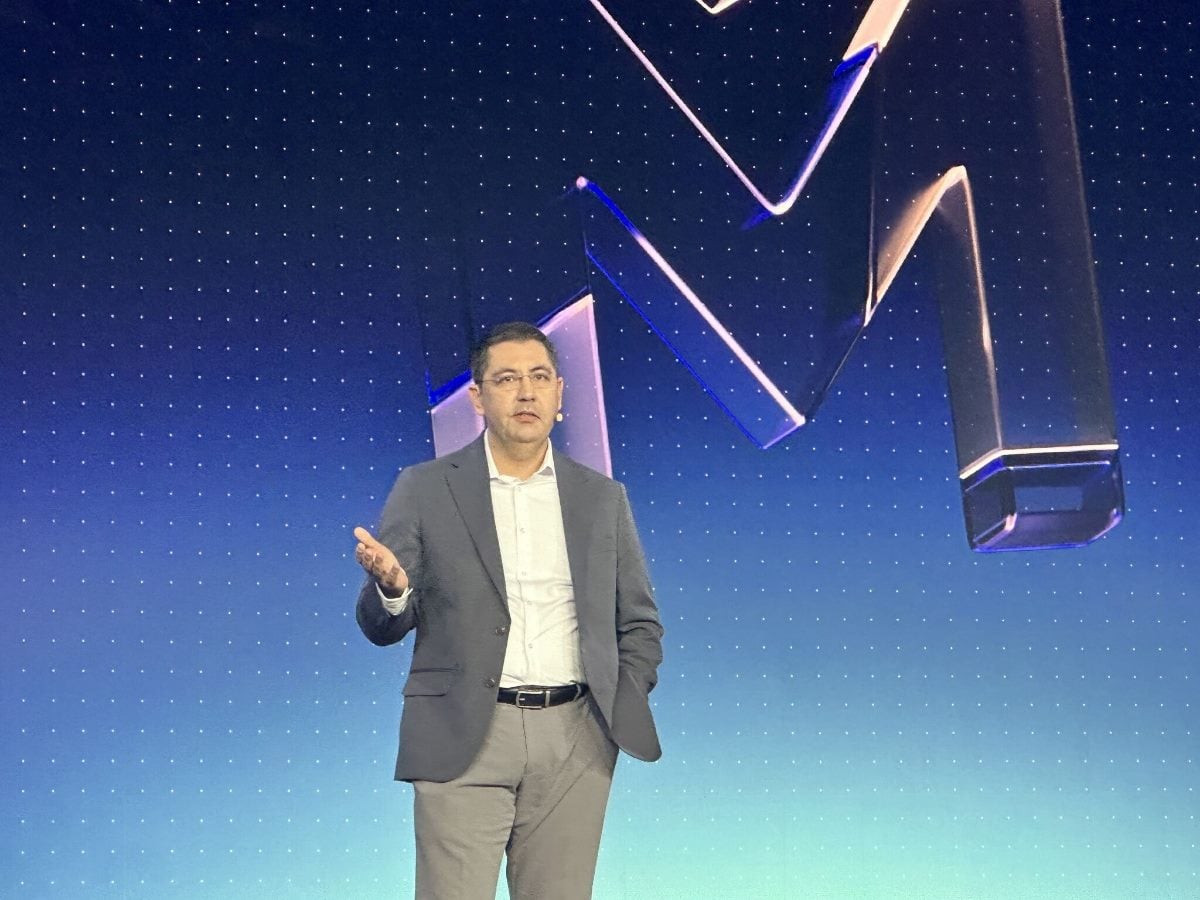 SVP Client Experience at Bank of America Jason Renteria on stage at Medallia Experience '26.