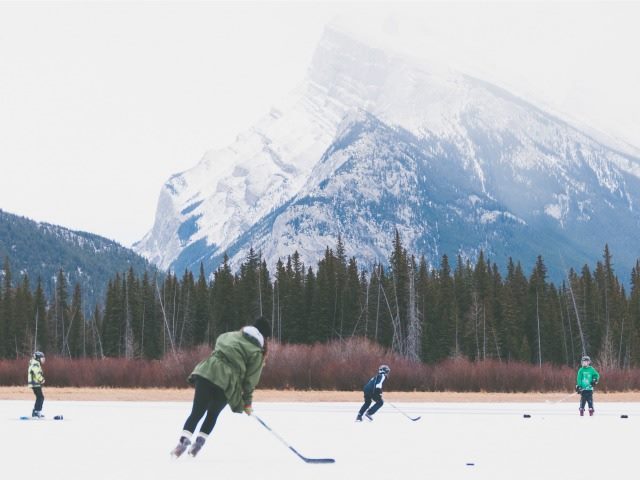 playing ice hockey outdoors