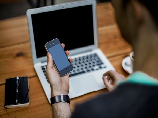 Mobile enterprise - laptop and a smartphone