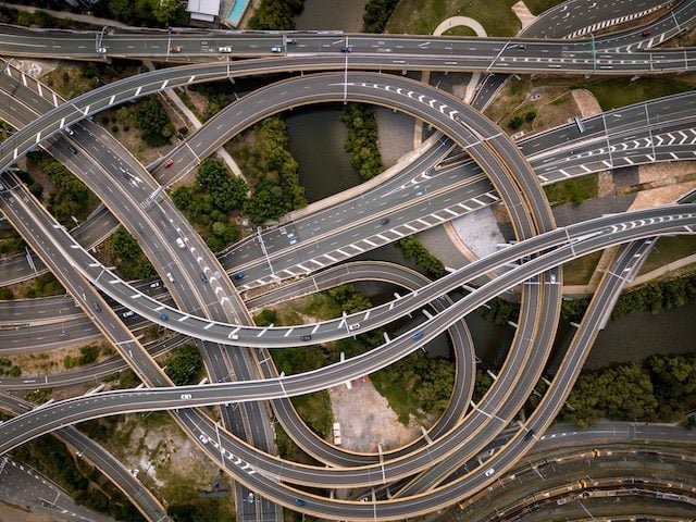 complicated  roadway 