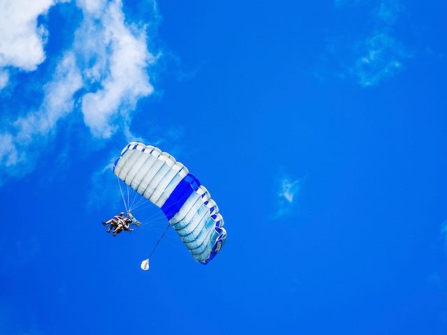 tandem paragliding