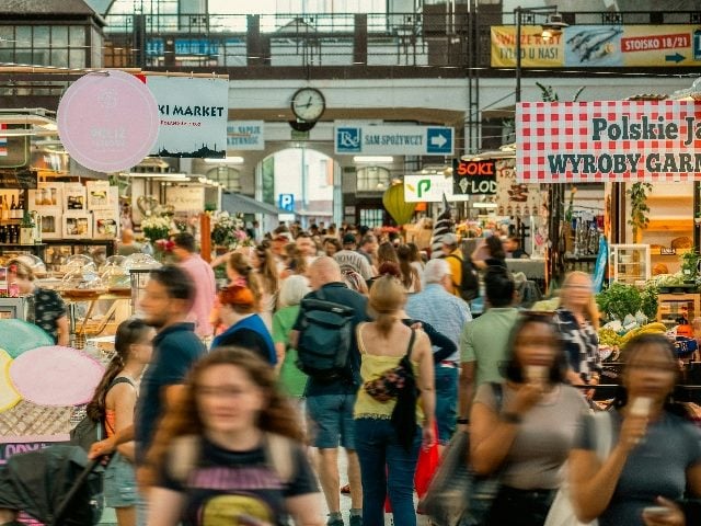 Dozens of consumers shopping.