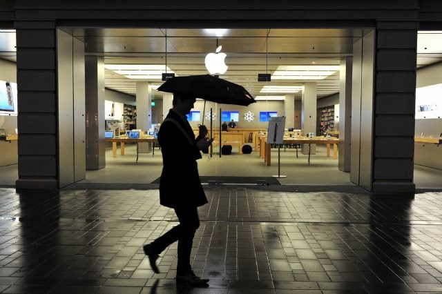 Where is Apple Going With Its New Social Media Hire