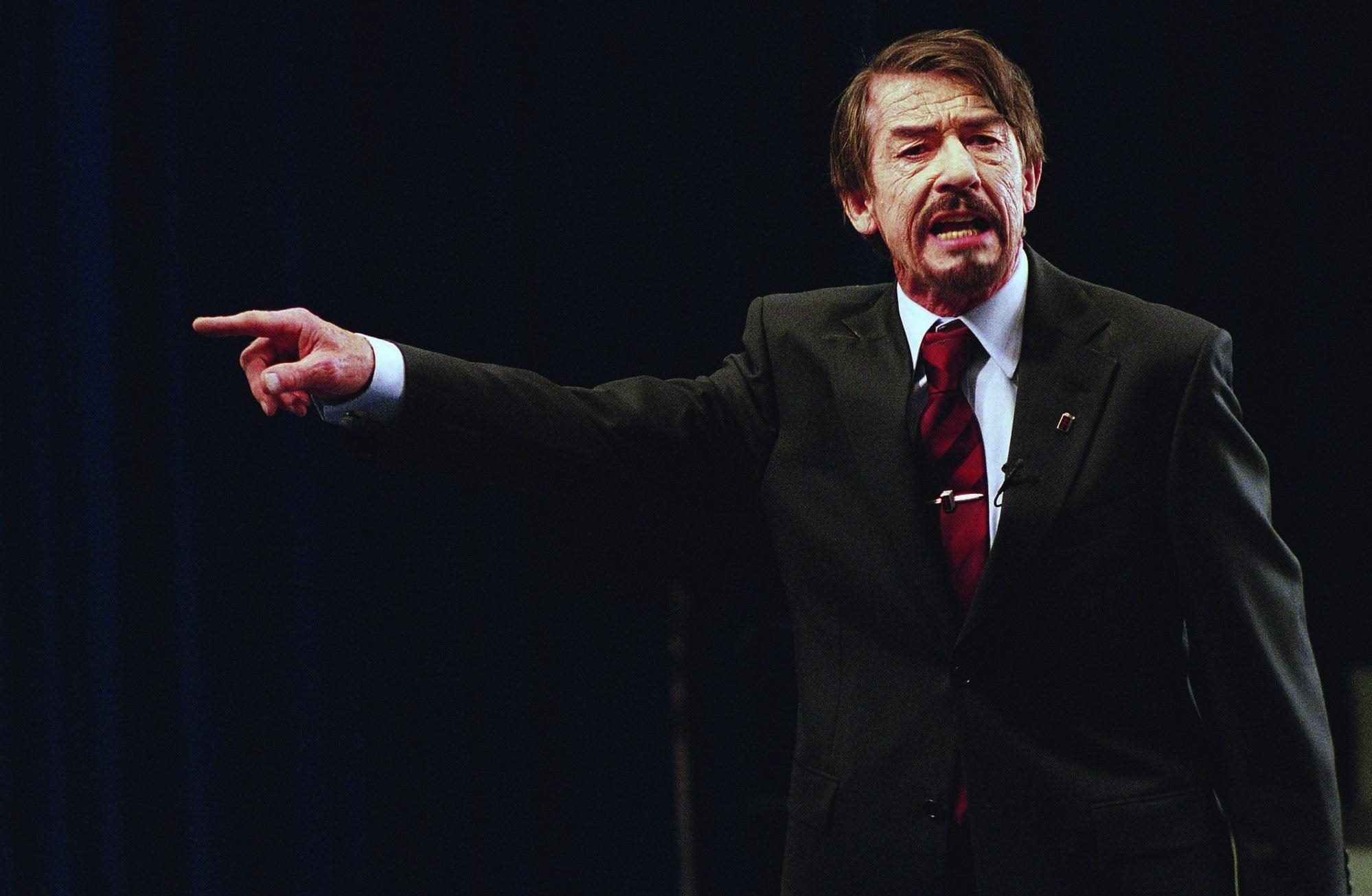 JohnHurt_Vendetta.jpg