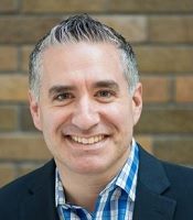Headshot Eric Riz CEO