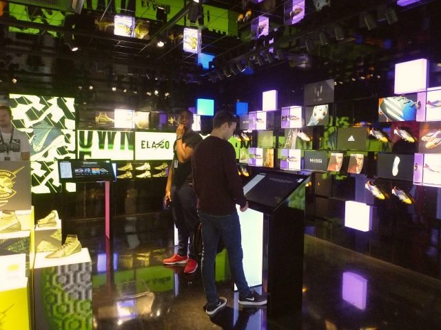 digital touch screen in Nike physical store