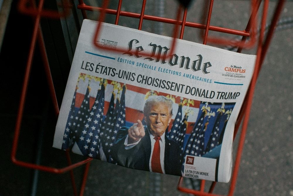French newspaper, Le Monde, front page headline that says, "Les Etats-Unis Choisissent Donald Trump"