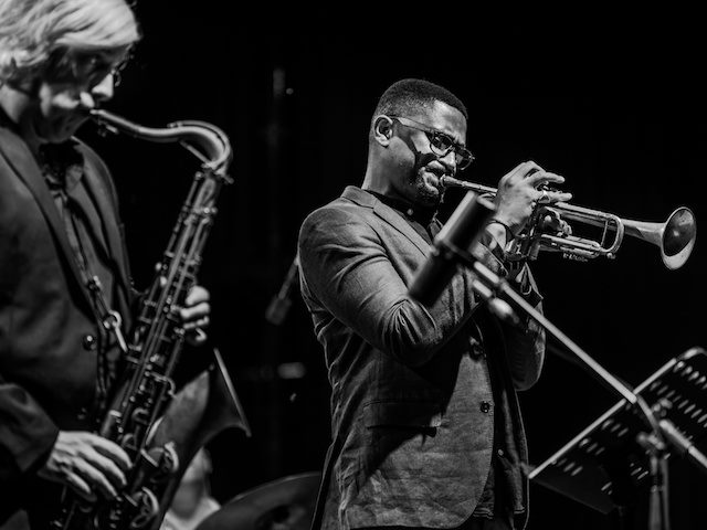 jazz combo, saxophone and trumpet player